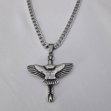 Load image into Gallery viewer, Bird in mid Fligth High Grade Stainless Steel Set Chain and Pendant (SSSETPC006)