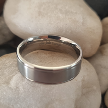 Load image into Gallery viewer, Titanium Carbide wedding ring (TITR01)