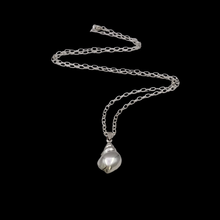 Load image into Gallery viewer, 925 Sterling Silver Shell Pendant and Chain Set Oval Links Design (925SETPC027)
