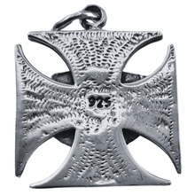 Load image into Gallery viewer, Maltese cross with Skull 925 Silver Pendant (925P018)