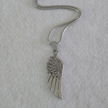 Load image into Gallery viewer, Hagh Grade Stainless Steel 3D Feather Wing Pendant and Snake Chain Set (SSSETPC031)
