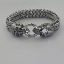 Load image into Gallery viewer, High Grade Stainless Steel Bracelet - Double Knit Chain with Skull Heads (SSBRAC047)
