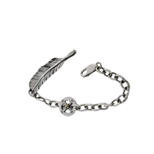 Load image into Gallery viewer, 925 Sterling Silver Bracelet with Feather Style Plate (925BRAC043)
