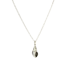 Load image into Gallery viewer, 925 Sterling Silver Shell Pendant and Chain Set Oval Links Design (925SETPC027)
