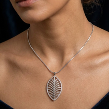 Load image into Gallery viewer, 925 Sterling Silver Necklace - 3D Leaf Pendant With 40cm Snake chain (925SETPC037)
