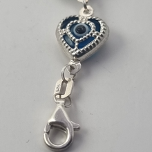 Load image into Gallery viewer, Evil eye 925 Silver bracelet, heart shaped links (925BRAC002)
