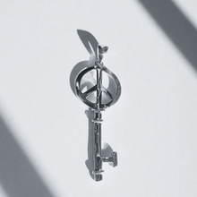 Load image into Gallery viewer, 925 sterling silver pendant Key with Peace Sign (925P062)
