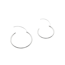 Load image into Gallery viewer, Set of Two Pairs 925 Sterling Silver Fine Hoops 2.3 cm and 1.8 cm Diameter (925ER046)
